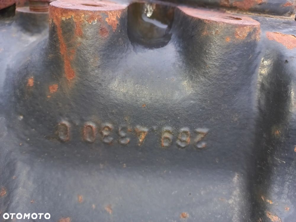 Most obudowa mostu przód tył ,zwolnica,zwrotnica,układ planetarny,atak,koło ataku wałek,półoś explorer,titan,antares,same,lamborghini,hurlimann,deutz,agroplus,agrosun,agrotron,silver,formuła,master,racing,premium,r774,0.467.473.0 ,01127250/20 ,445.4410.0 ,2324411 ,202.3111.0 ,25544100 ,91071140 ,9107.110.0, 269.4330.0 ,275.4356.0 ,255.3110.0 ,270.4741.0 ,.91311100 . 0.008.3208.0 , 0.008.3210.3,269.4331.0, 27244100. - 12