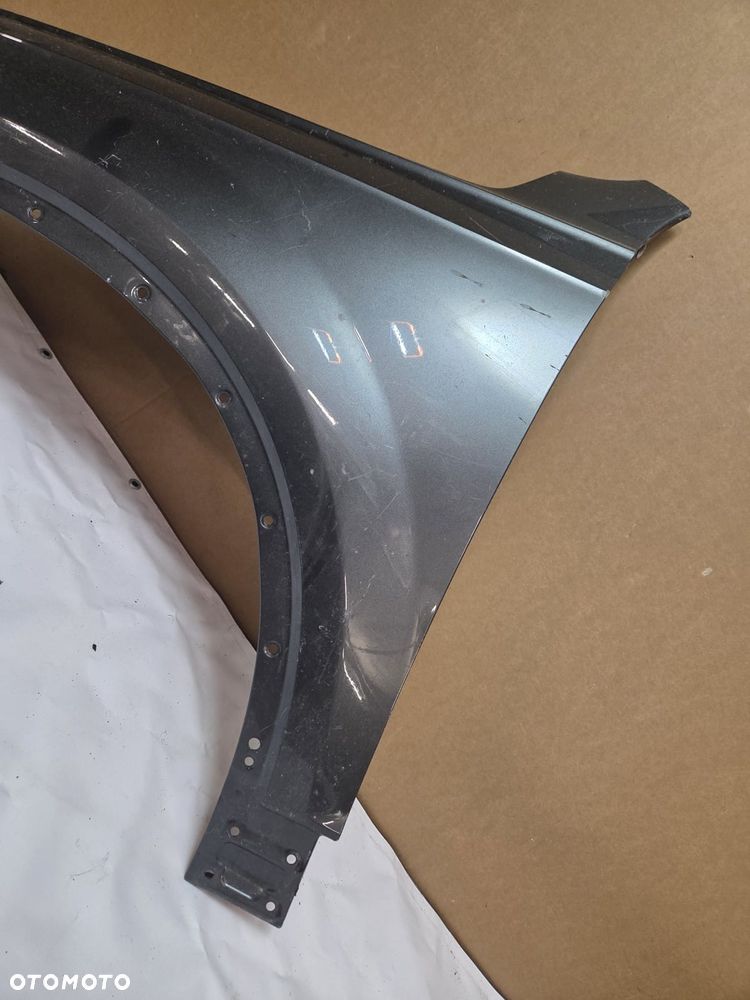 Błotnik prawy przód + listwa Audi Q7 4M0 - 4