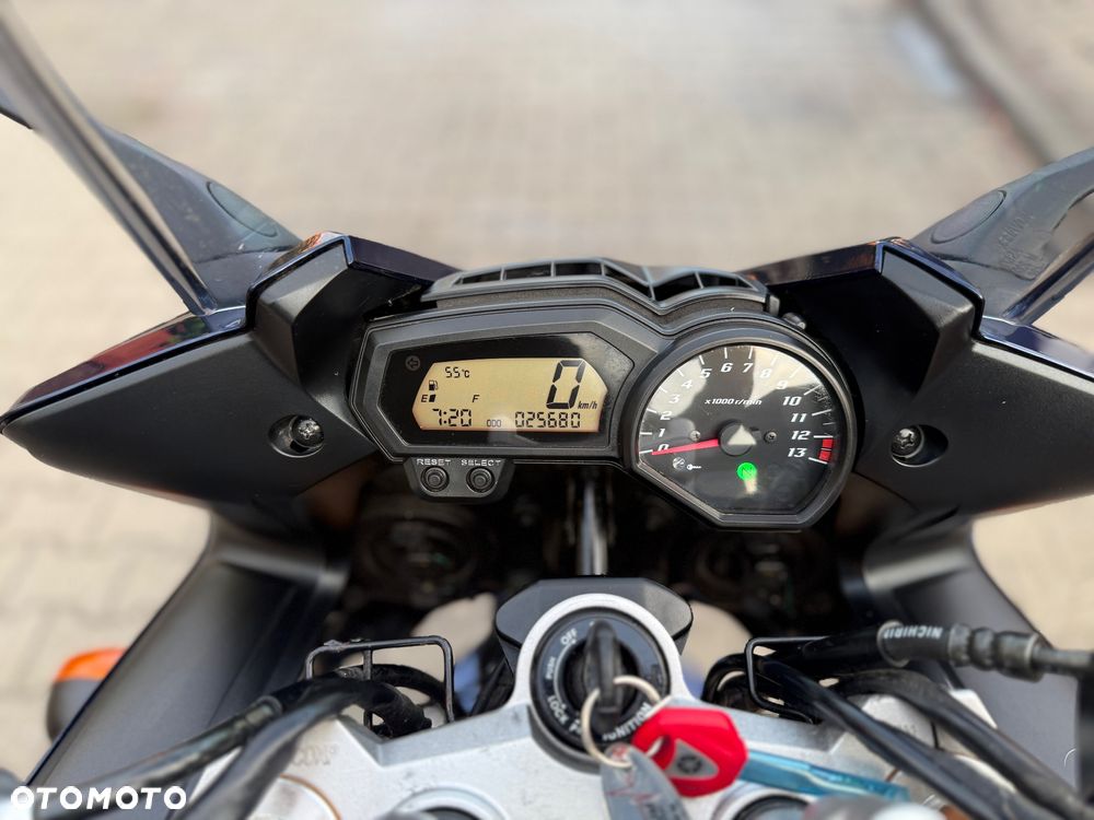 Yamaha FZS - 26