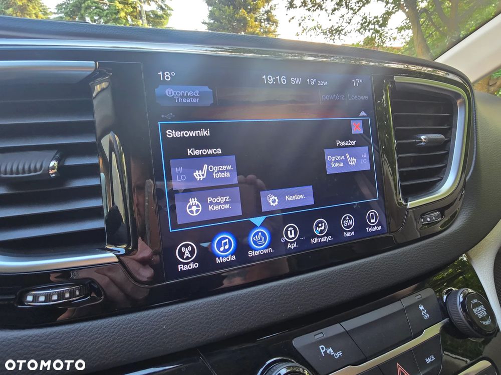 Chrysler Pacifica - 24