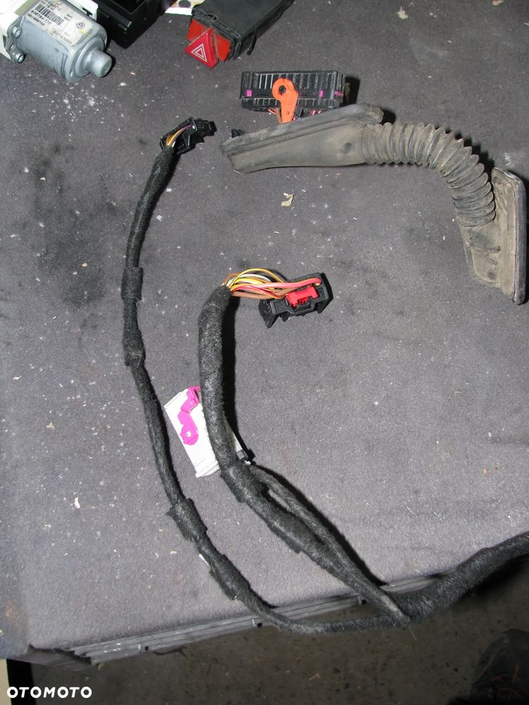 VOLKSWAGEN JETTA VI WIĄZKA DRZWI PRAWY PRZÓD 5C7971121A - 3