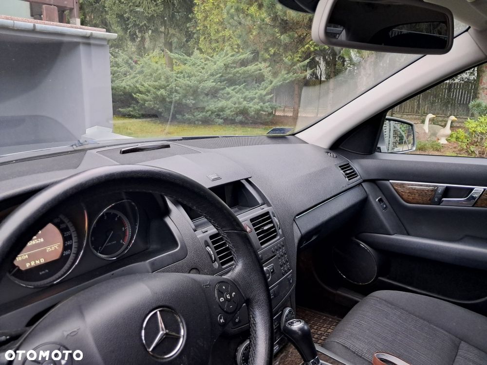 Mercedes-Benz Klasa C 220 CDI DPF Automatik BlueEFFICIENCY Elegance - 4