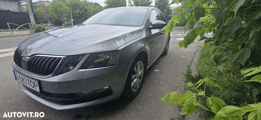 Skoda Octavia 1.6 TDI DSG Ambition - 1