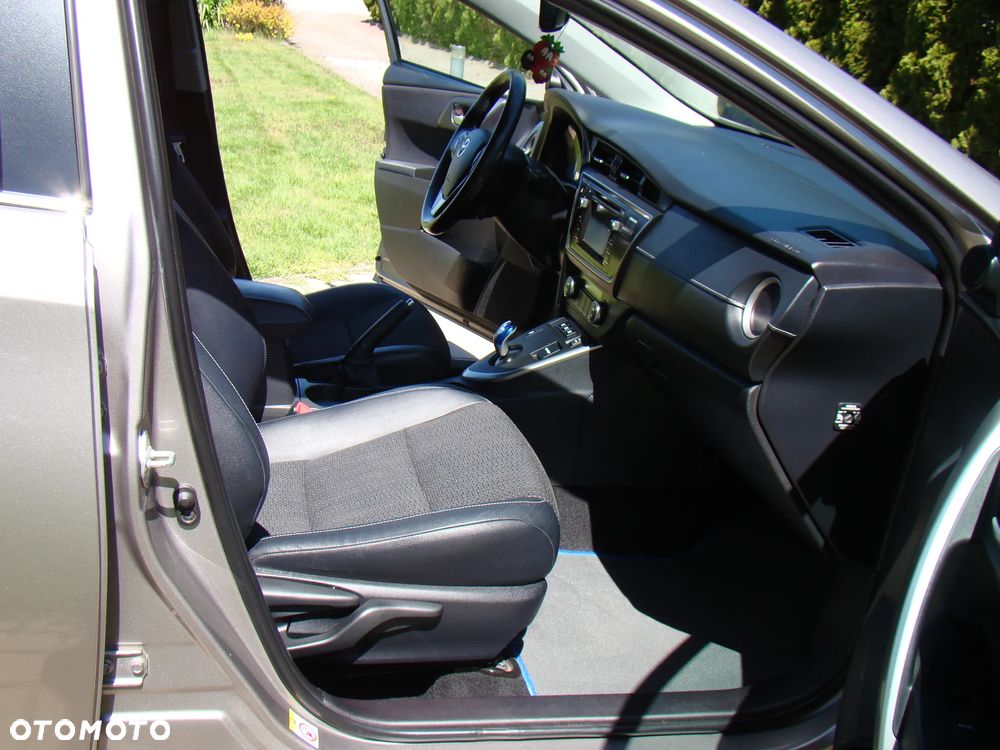 Toyota Auris - 22
