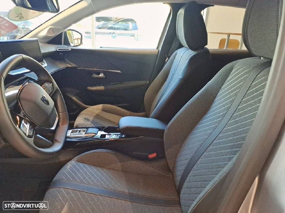 Peugeot 208 - 9