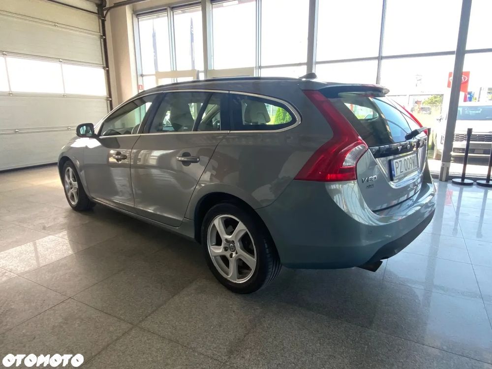 Volvo V60 D2 Momentum - 3