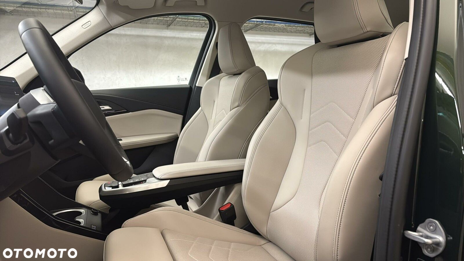 BMW iX1 - 12
