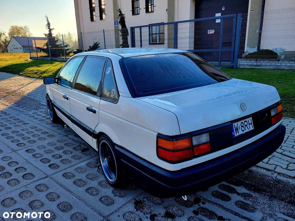 Volkswagen Passat 1.8 CL - 7