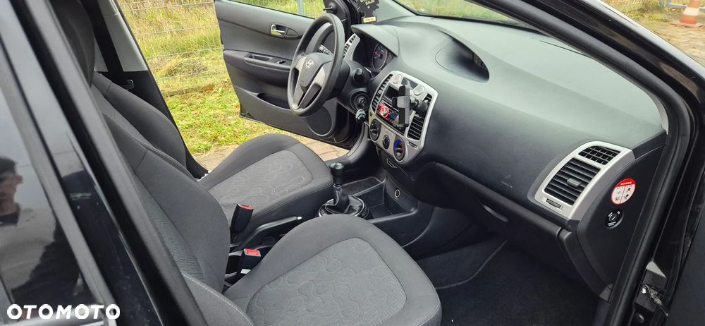 Hyundai i20 - 18