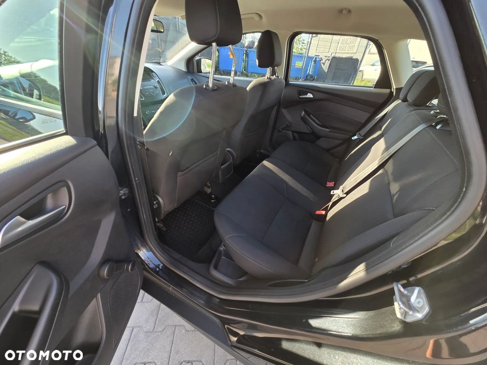 Ford Focus 1.6 Edition - 10