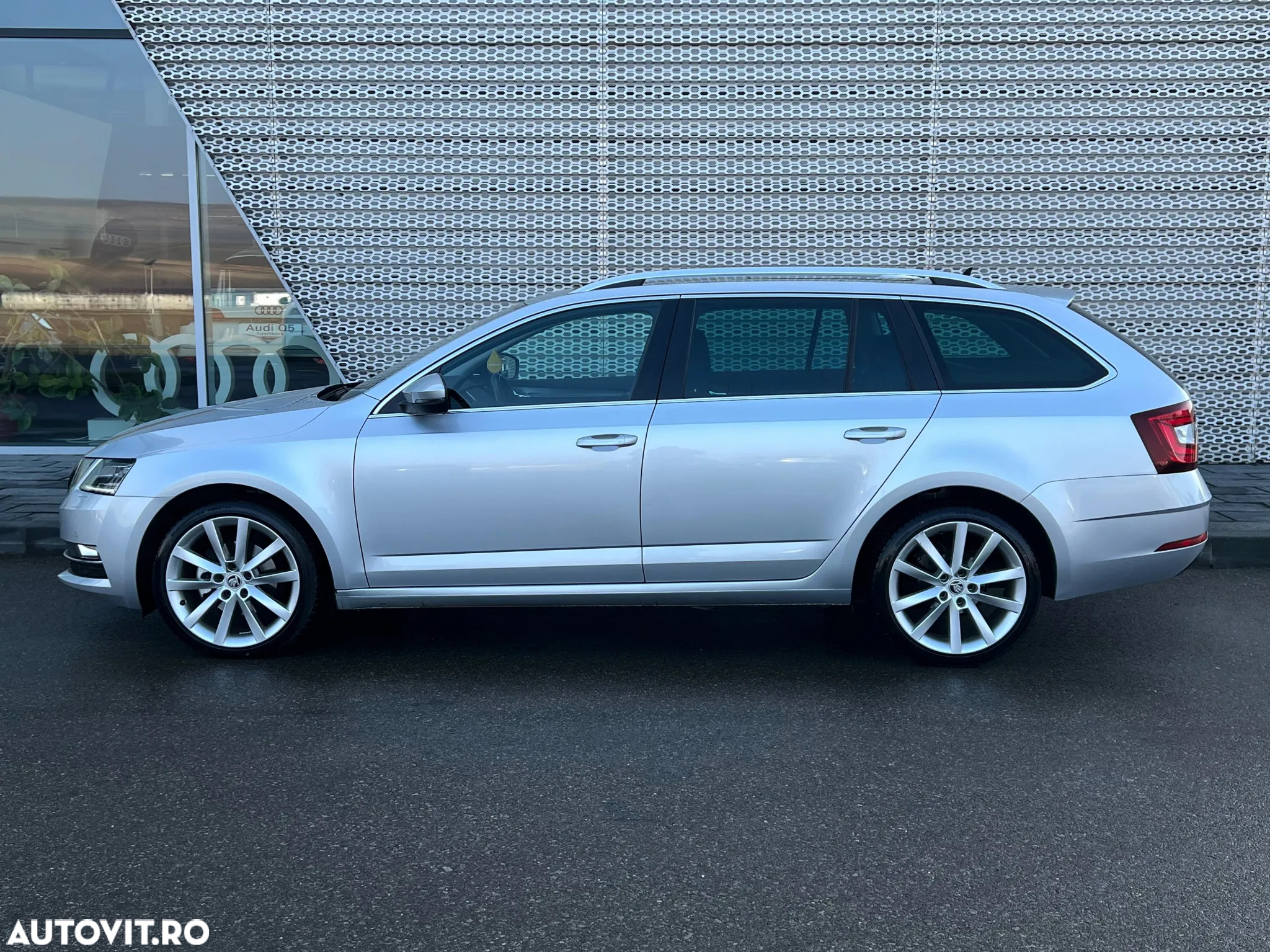 Skoda Octavia 2.0 TDI DSG Style - 6