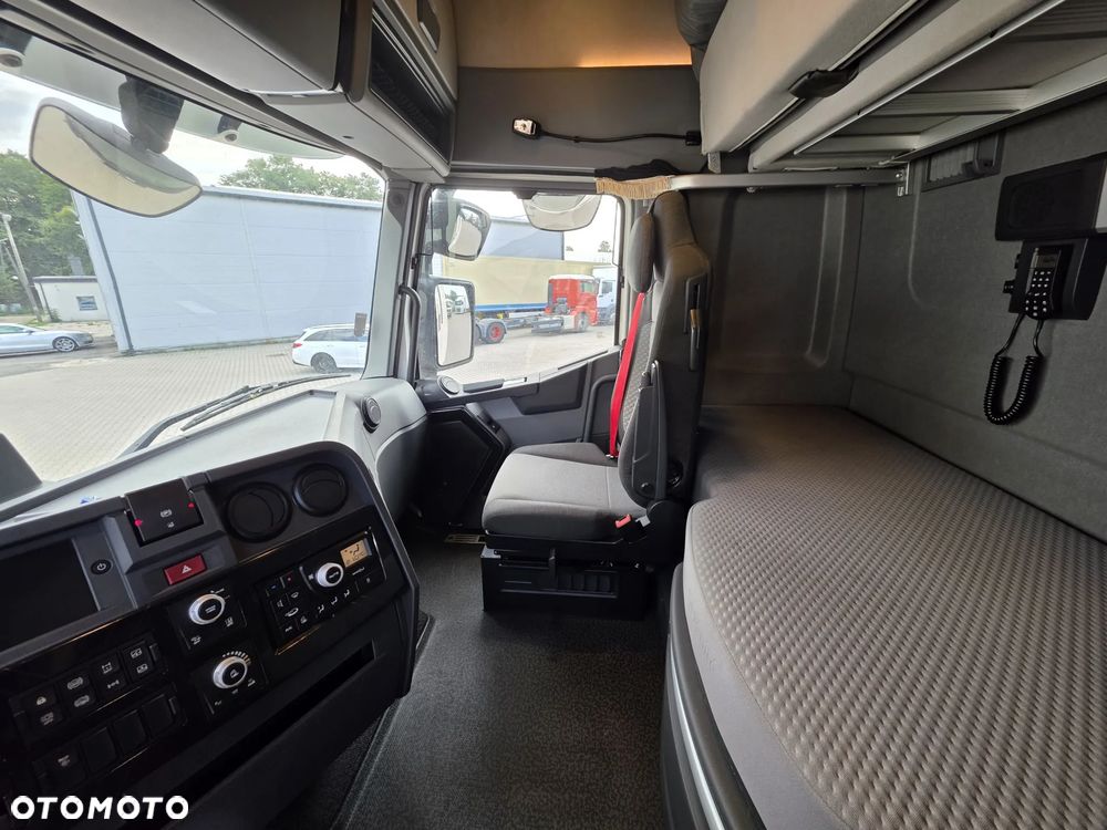 Renault T520 // 2023r // 359 tys km - 12