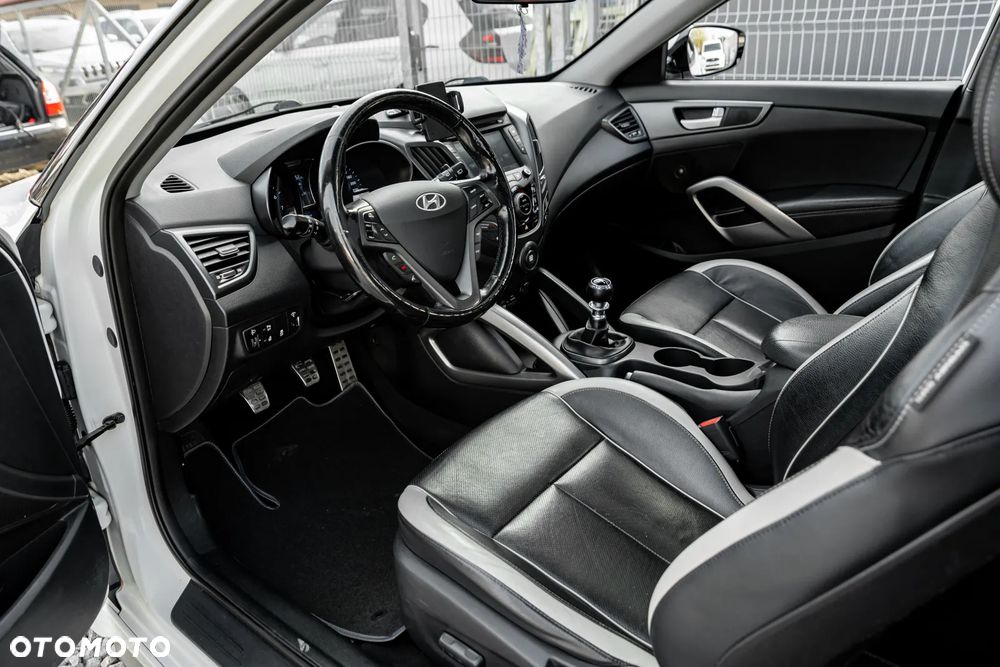 Hyundai Veloster 1.6 Turbo Premium - 16