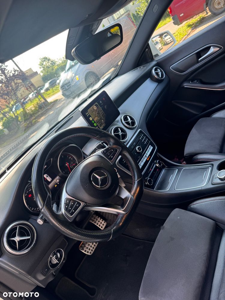 Mercedes-Benz CLA 200 7G-DCT AMG Line - 2