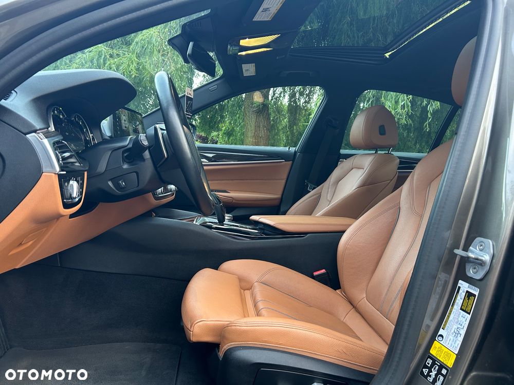 BMW Seria 5 540i xDrive Luxury Line sport - 7