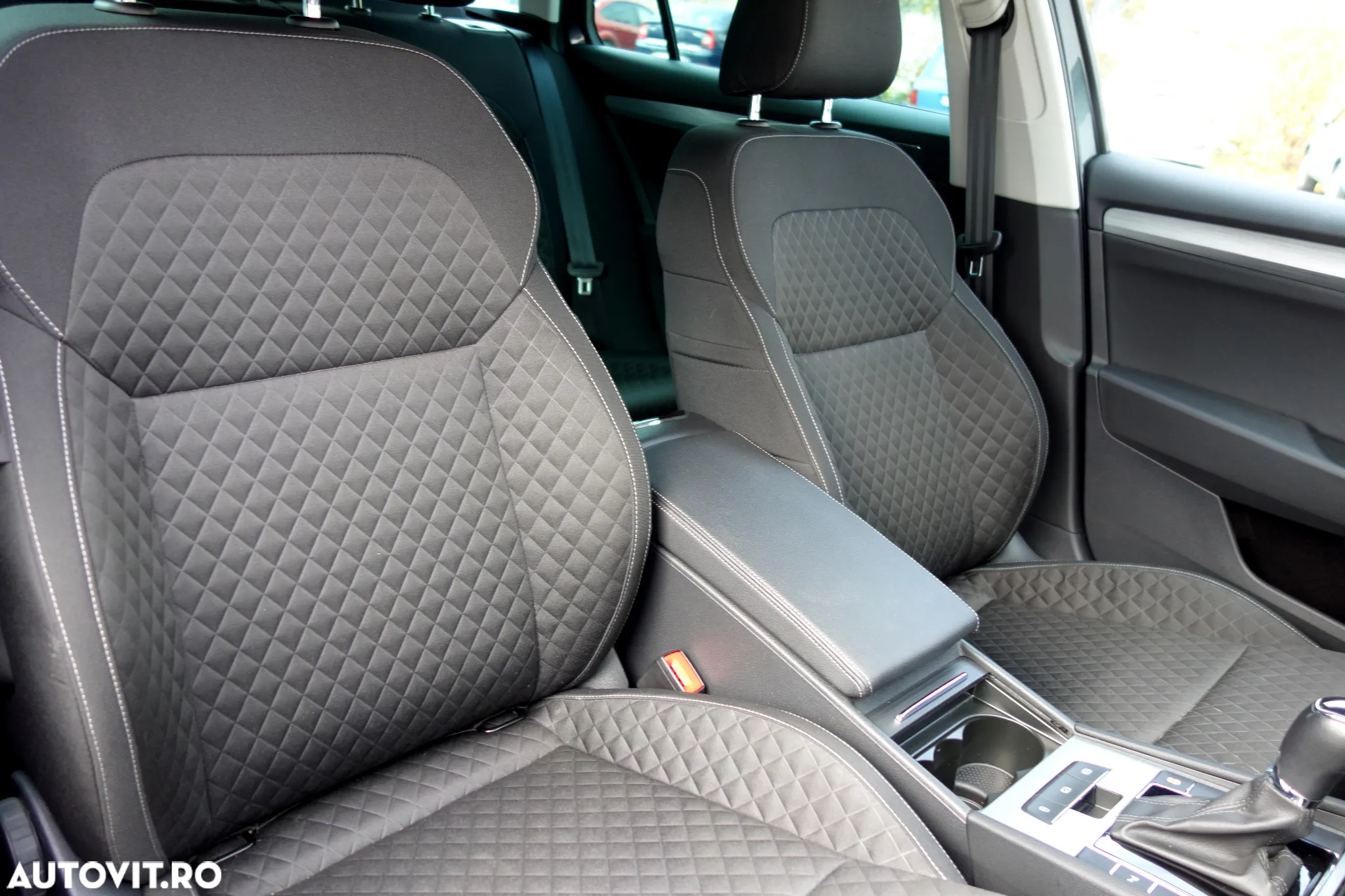 Skoda Superb Combi 2.0 TDI DSG Style - 27