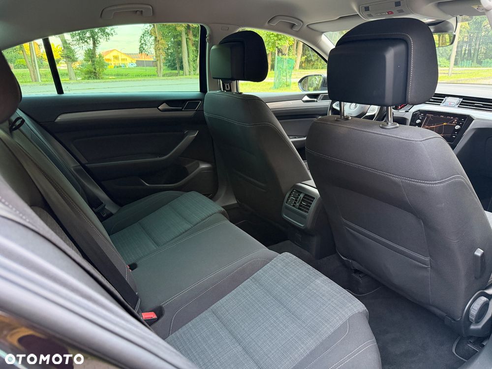 Volkswagen Passat 2.0 TSI OPF DSG Elegance - 13