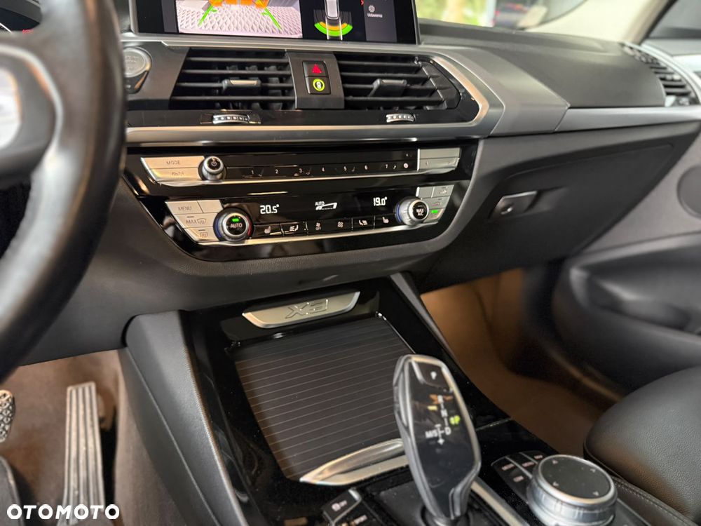 BMW X3 xDrive20i GPF Advantage - 14