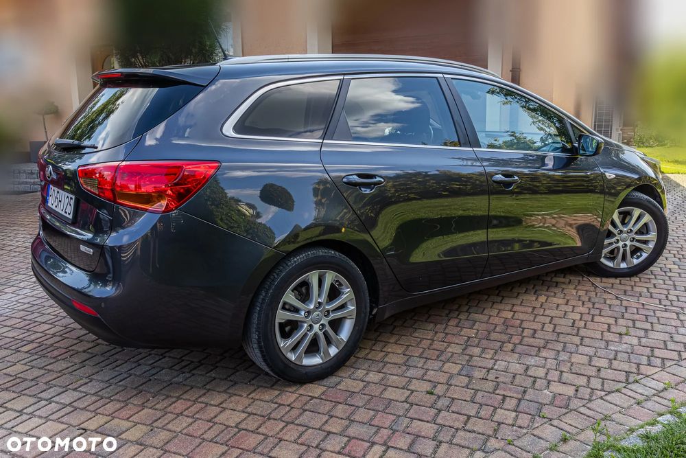 Kia Ceed 1.6 GDI Dream Team Edition - 5