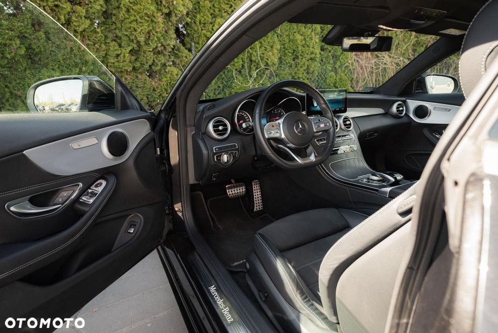 Mercedes-Benz Klasa C 300 9G-TRONIC - 10