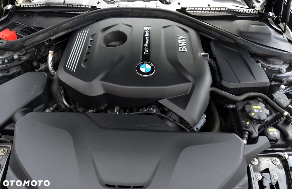 BMW 3GT 320i - 15