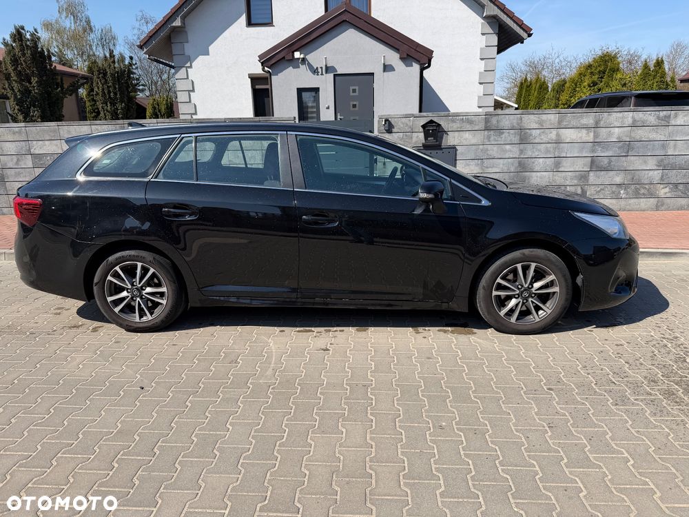 Toyota Avensis Touring Sports 1.6 D-4D Comfort - 11