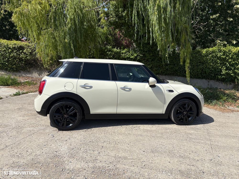 MINI 5 Portas Cooper D Aut. - 10