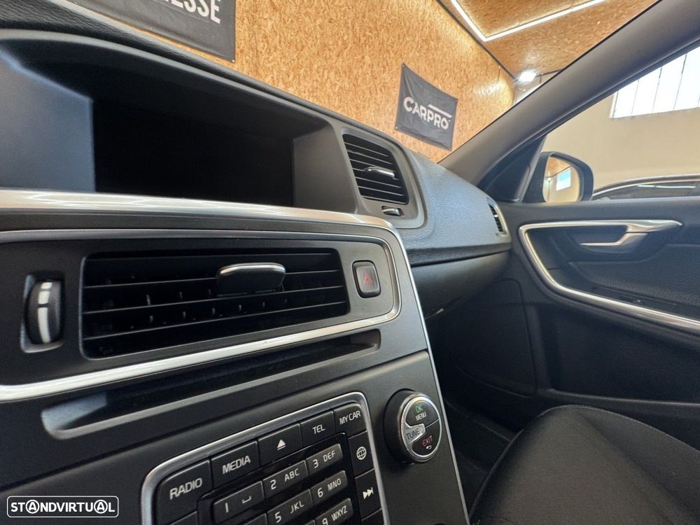 Volvo V60 1.6 D2 Momentum Eco - 21