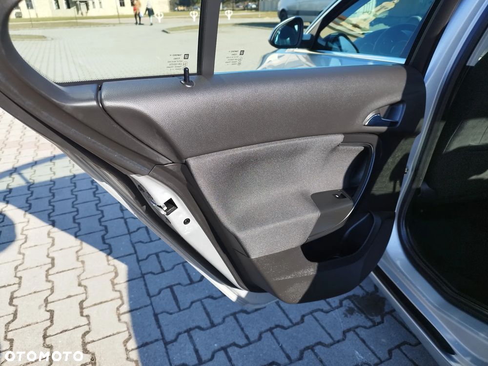 Opel Insignia 1.4 T Active S&S - 23