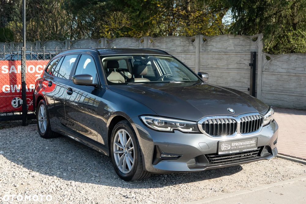 BMW Seria 3 330i Sport Line - 36