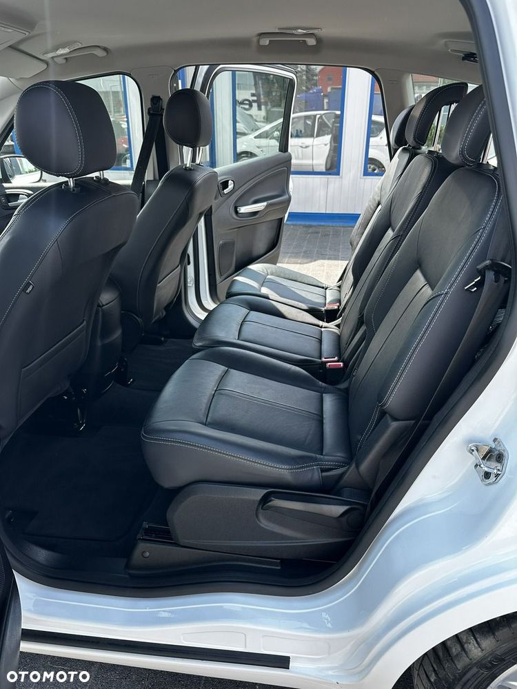 Ford S-Max - 12