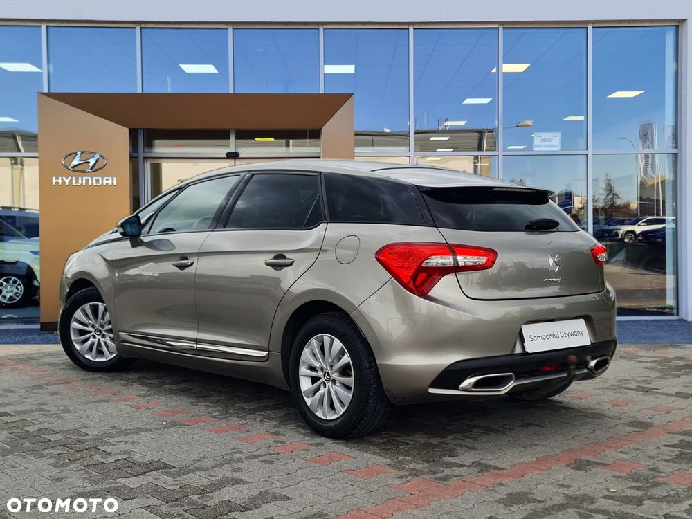 Citroën DS5 1.6 BlueHDi SoChic - 4