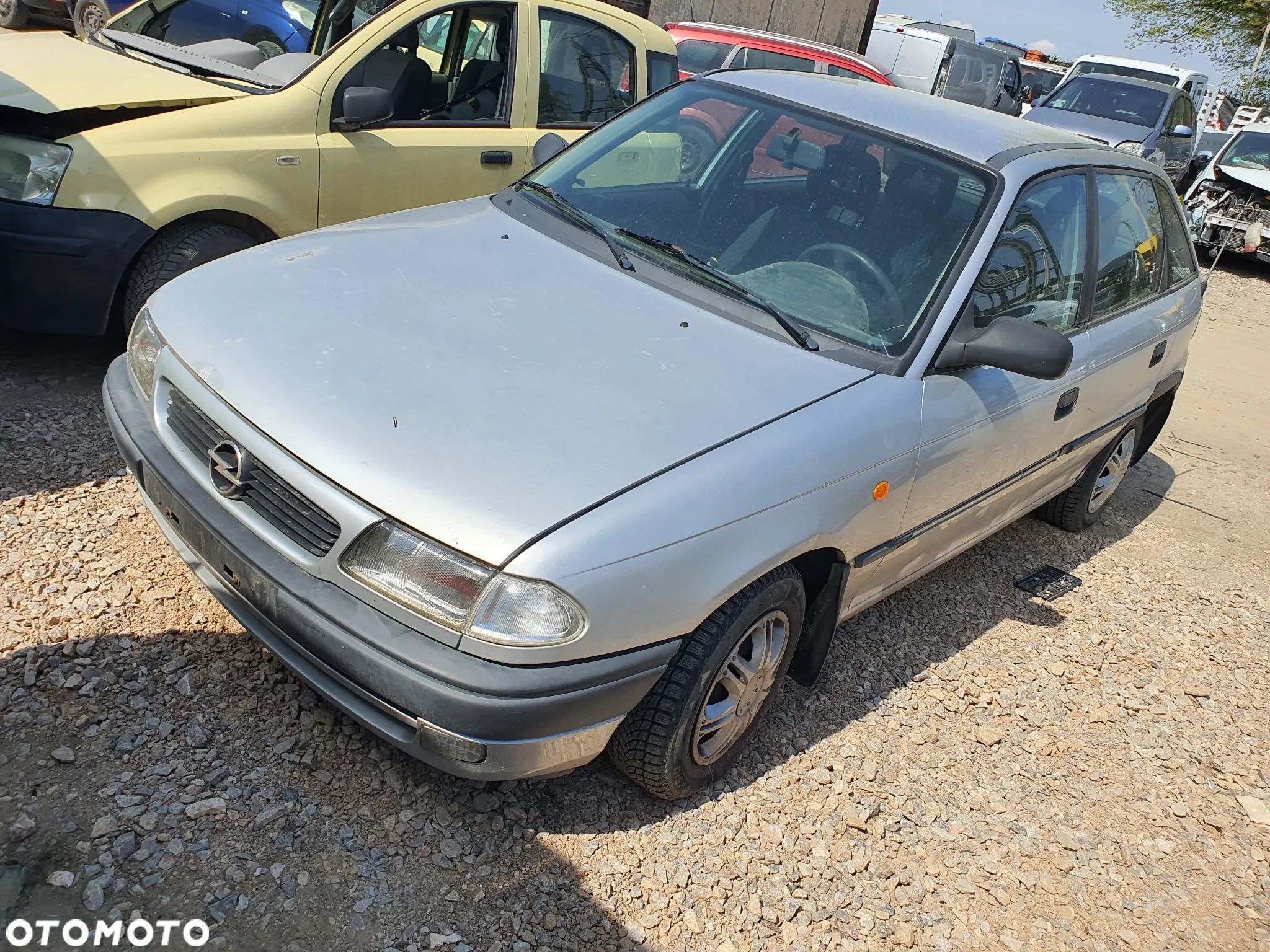 opel astra F maska zderzak lampa grill błotnik drzwi zbiornik paliwa szyba lusterko klamka klapa - 1