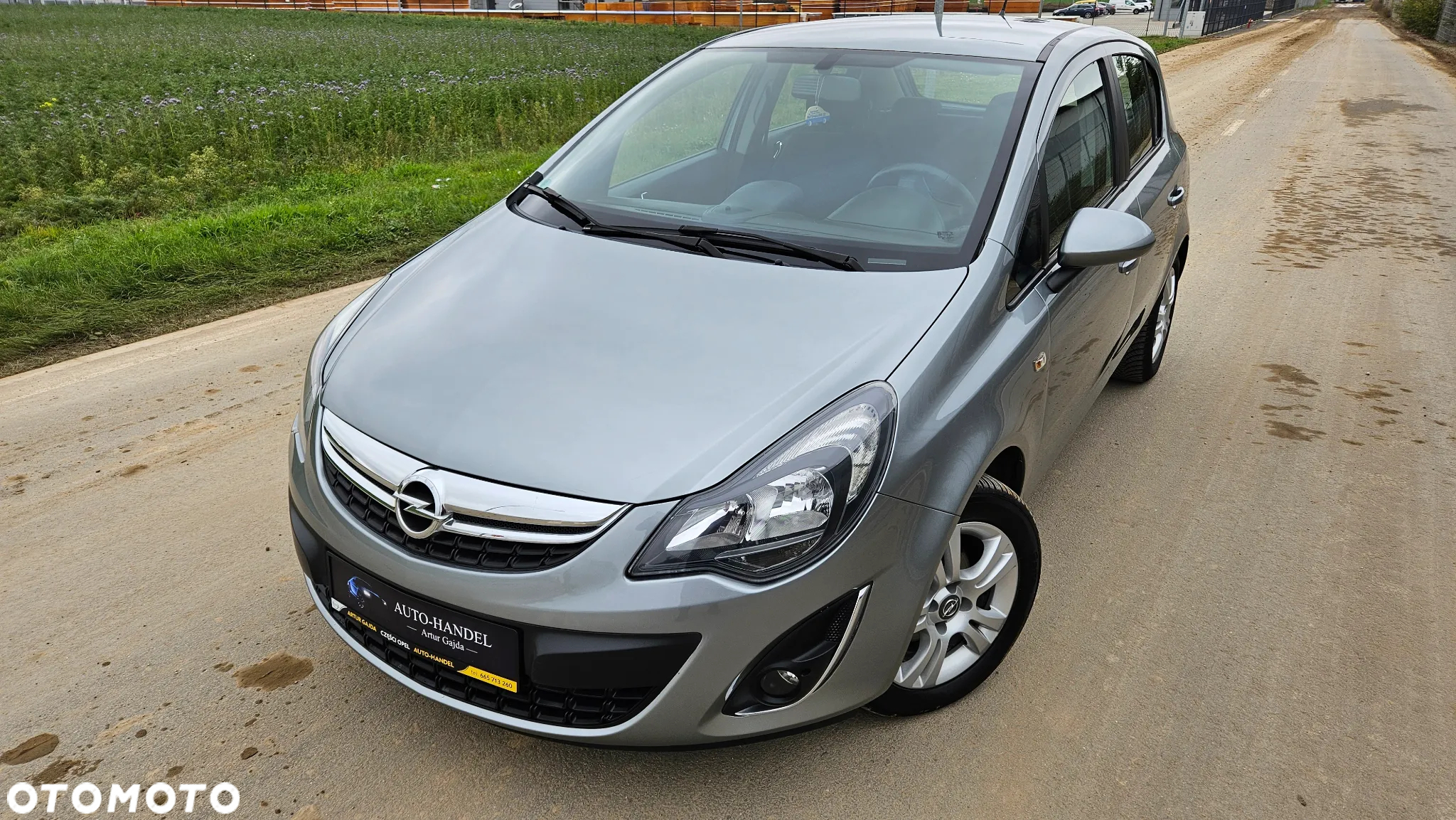 Opel Corsa 1.2 16V Cosmo - 13