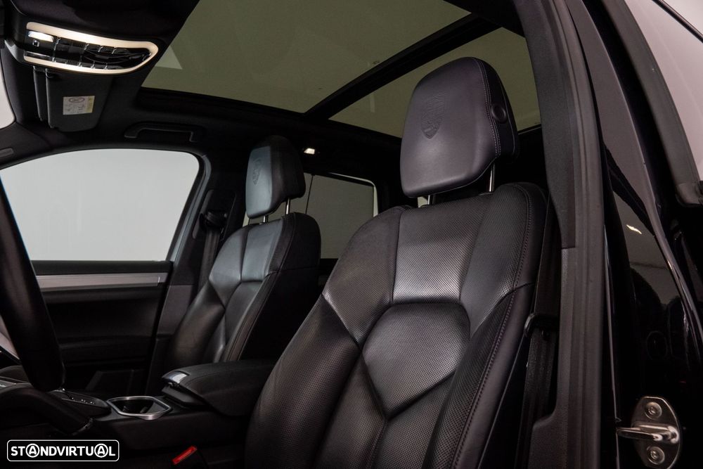 Porsche Cayenne Platinum Edition - 4