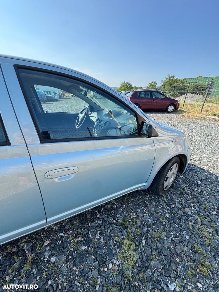 Toyota Yaris 1.0 Base AC - 7
