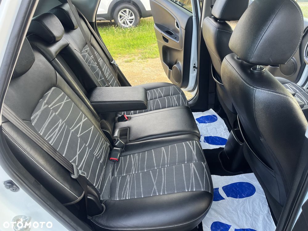 Kia Venga 1.6 CVVT Platinum Edition - 21