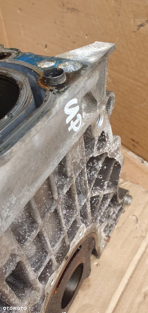 Silnik blok silnika słupek dół VW UP 1.0 MPI CHY 04C103011D - 10