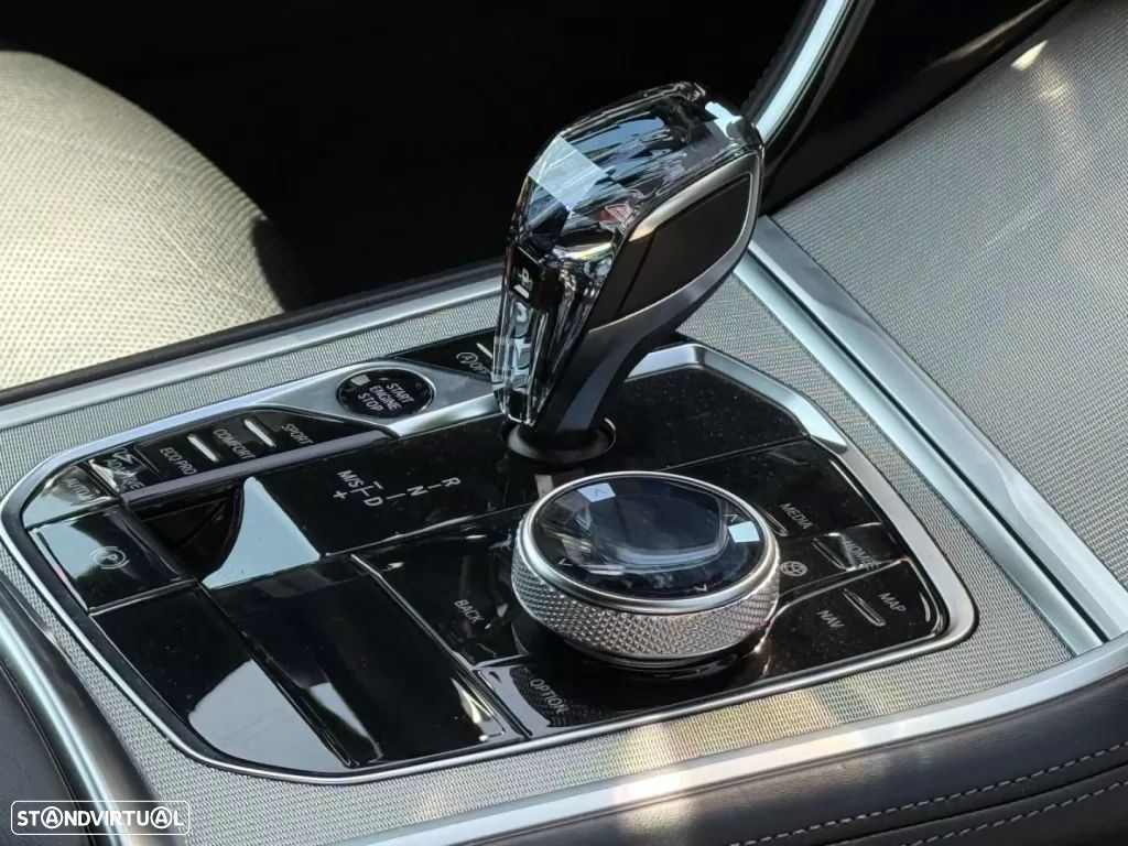 BMW 840 d xDrive Pack M - 25