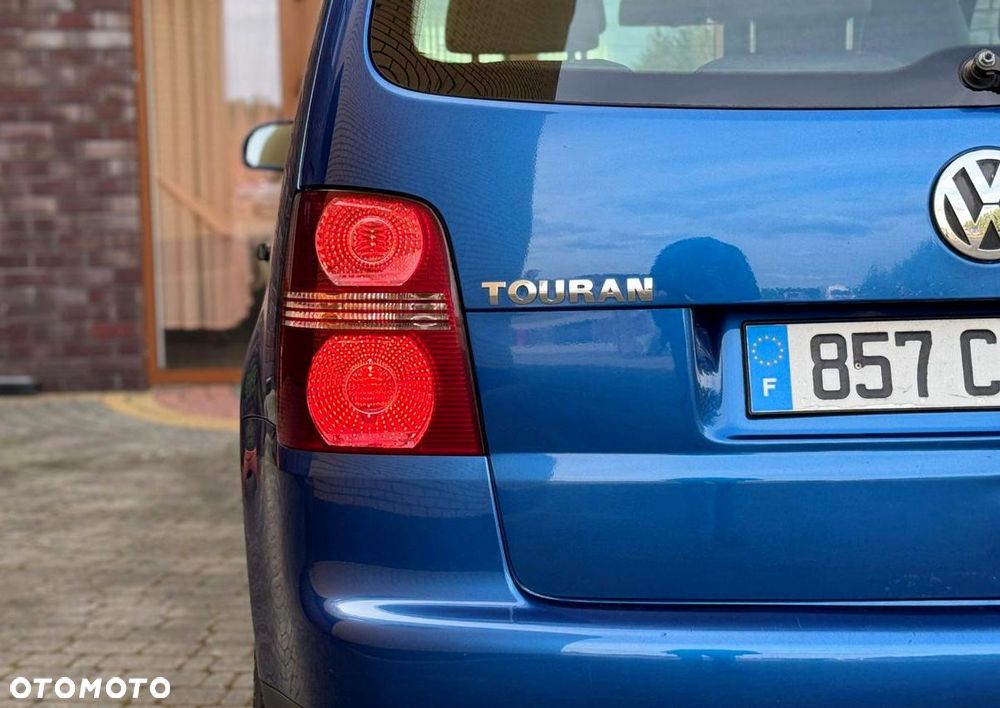 Volkswagen Touran - 18