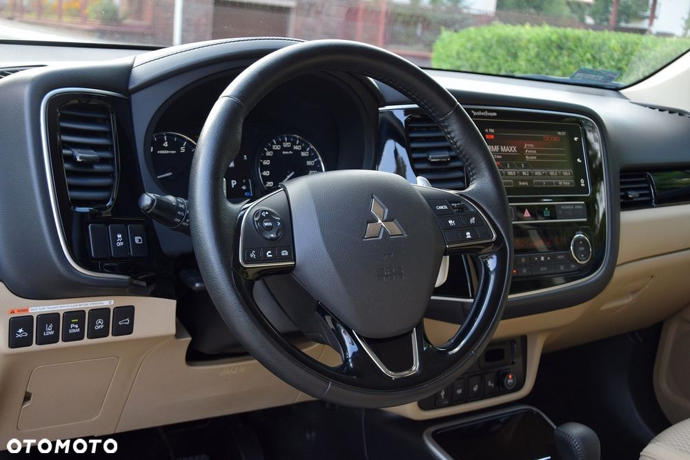 Mitsubishi Outlander - 6