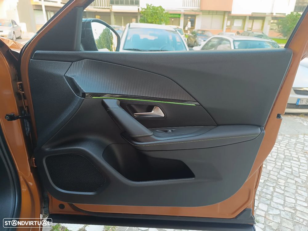 Peugeot e-2008 GT Pack - 35