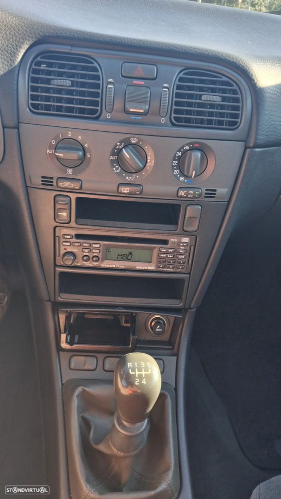 Volvo S40 1.6 - 28