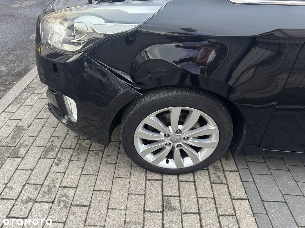 Kia Carens 1.7 CRDi Vision - 24