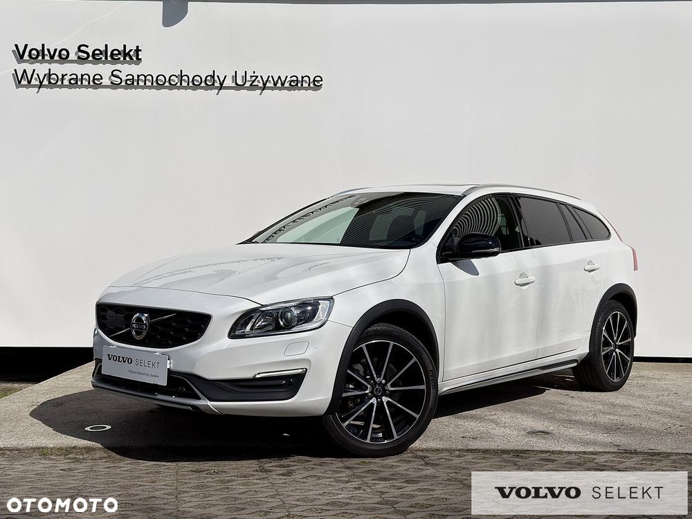 Volvo V60 Cross Country - 1
