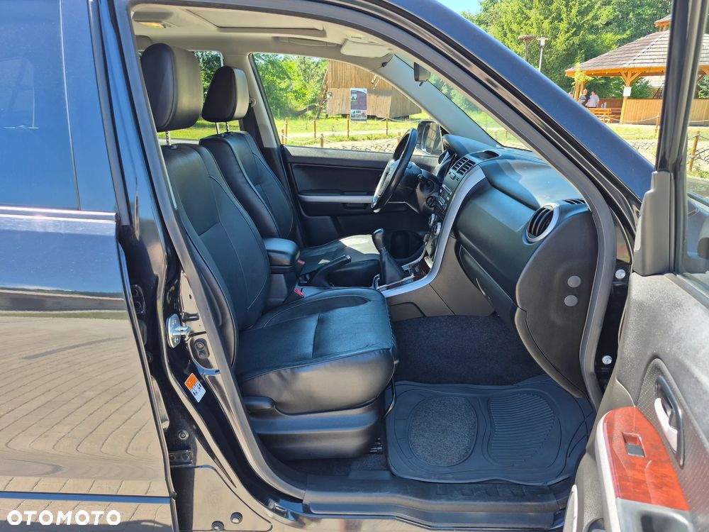 Suzuki Grand Vitara 2.0 De luxe - 19