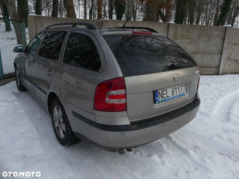 Skoda Octavia 2.0 TDI DSG Ambiente - 11