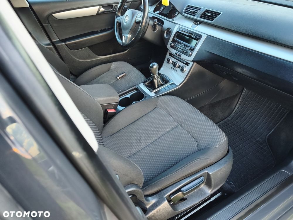 Volkswagen Passat - 3