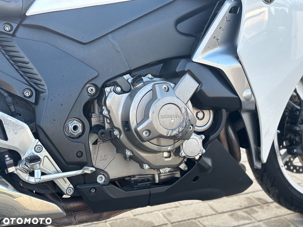 Honda VFR - 21