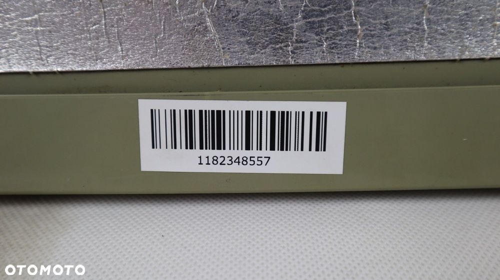 KAMPER PRZYCZEPA KEMPINGOWA DRZWI ZAMRAŻARKI 29 CM X 51,5 CM - 9